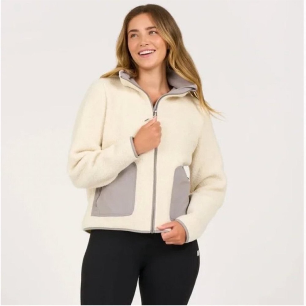 Vuori Sherpa alpine jacket like new size medium
